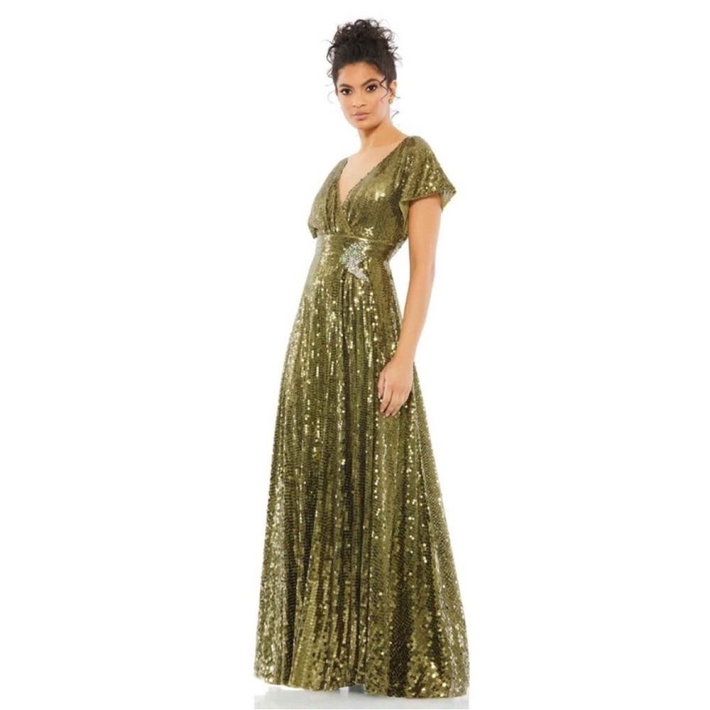 Mac Duggal Sequined Butterfly Sleeve Wrap Over A Line Gown 10773 Size 6 NWT‎
